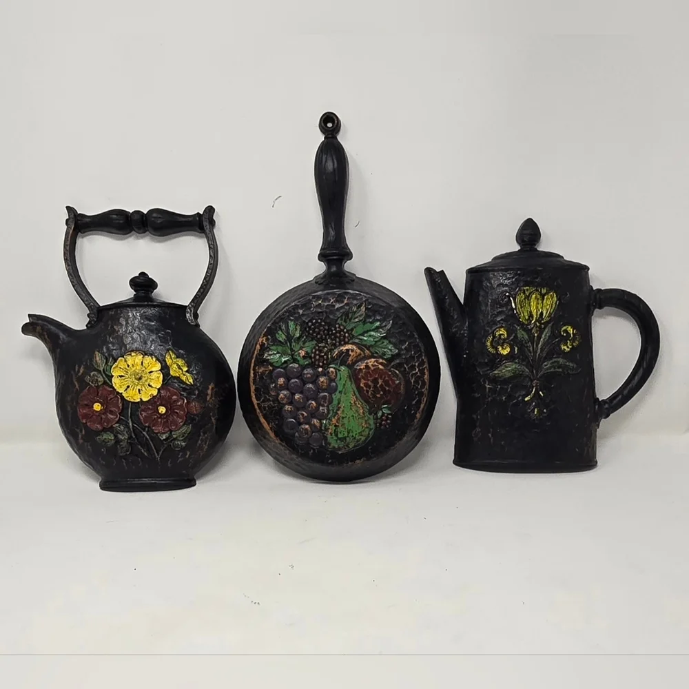 Vtg 1972 Homco MCM wall hanging kitchen decor‎ trio pan teapot coffee pot rustic